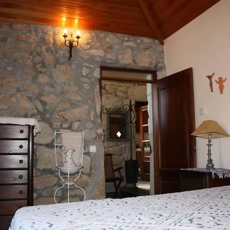 Uma Casa Na Serra Para Si! *